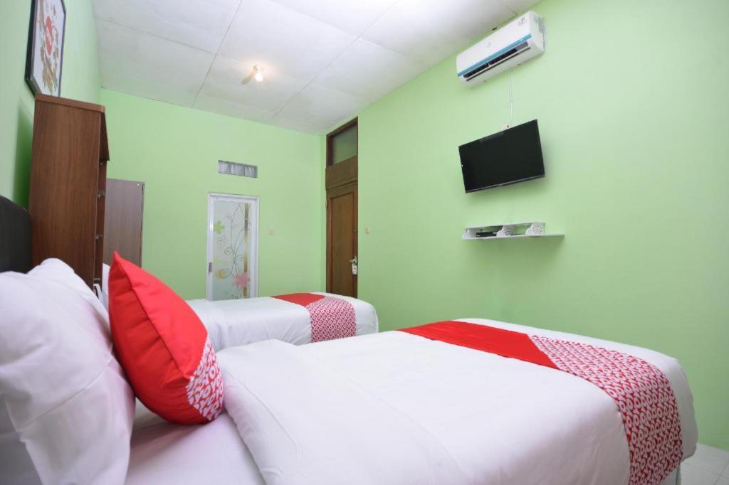 Super Oyo 1046 Omah Pathok Hotel Yogyakarta Kültér fotó